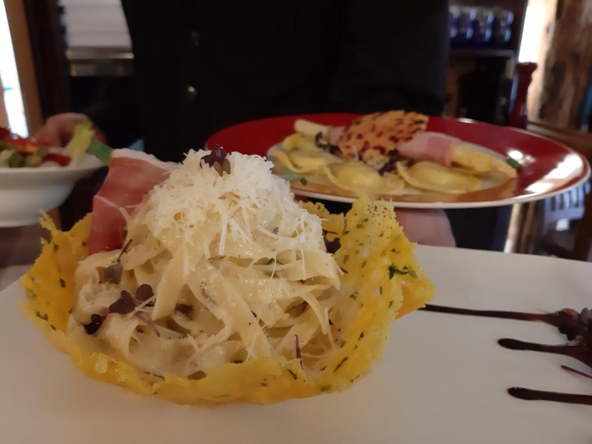 Rossano Boutique Hotel & Ristorante Sachsen bei Ansbach Экстерьер фото